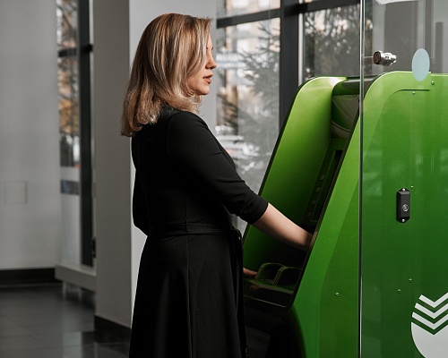 Банкоматы. В бизнес-парке расположены терминалы разных банков в следующих строениях. "Сбербанк" - строение 2, вход 1. "Райффайзен Банк" - строение 1, вход 1. "Газпромбанк" - строение 1А, вход 2