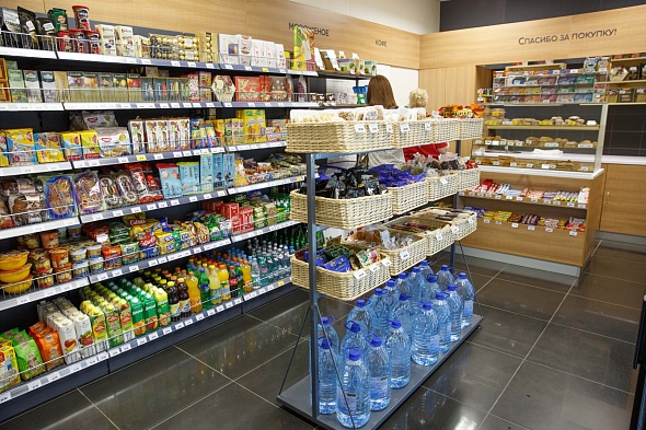 Мини-маркет «Брусника». Строение 2,7. Для Резидентов и гостей: готовые обеды, горячий кофе, снеки, свежая выпечка, товары повседневного спроса