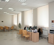 Офисное помещение: высокие потолки, большой шаг колон, смонтированные точки подключения компьютерных и телефонных сетей