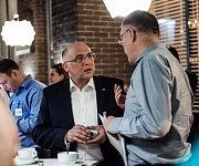 Фуршет и неформальное общение участников со спикером, Сергеем Макшановым