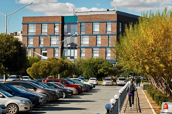 Паркинг для Резидентов и партнеров. 2500 бесплатных парковочных мест + VIP паркинг для руководителей