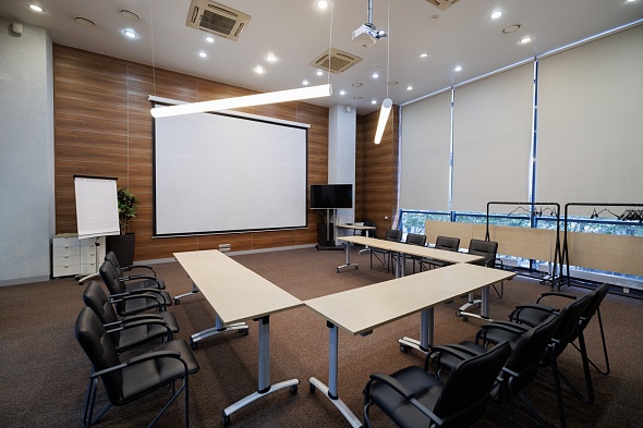 Конференц-залы. В бизнес-парке расположено 2 конференц-зала: на 40 и 60 человек. Конгресс-менеджер возьмет на себя все организационные вопросы по подготовке конференции.
